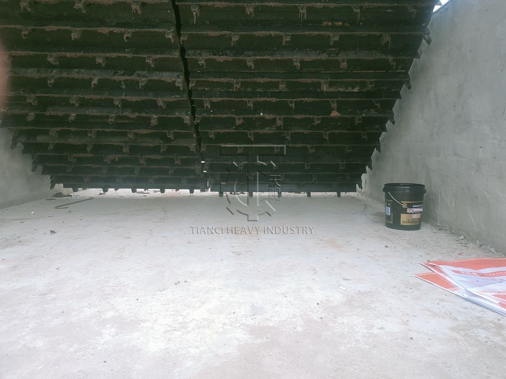 90m / H loại mảng dây chuyền phân bón Turner phân bón hữu cơ Máy lên men chất thải