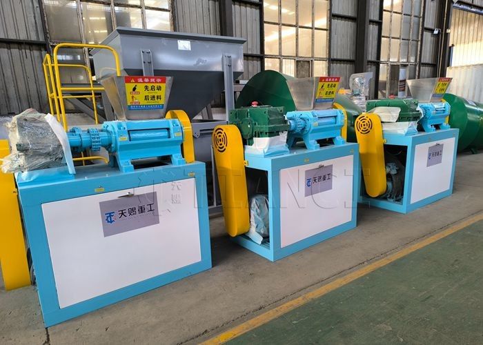 Chicken Sheep Pig Chất phân động vật Granule Making Machine Organic Fertilizer Granulator Double Roller Press Granulator để bán
