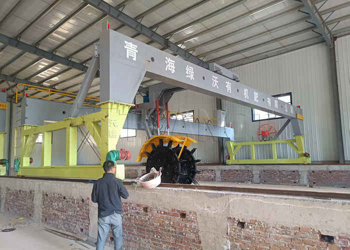 Ống xả phân bón loại compost Turner cho phân động vật