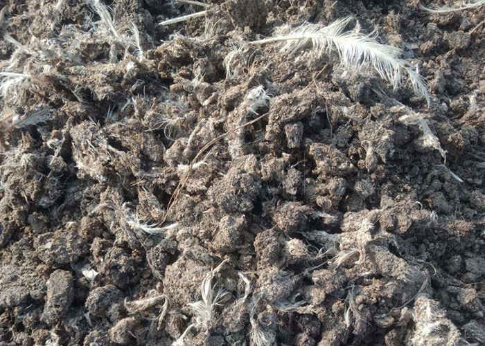 Máy ủ phân hữu cơ kiểu bò đất để ủ hiếu khí đống trên mặt đất